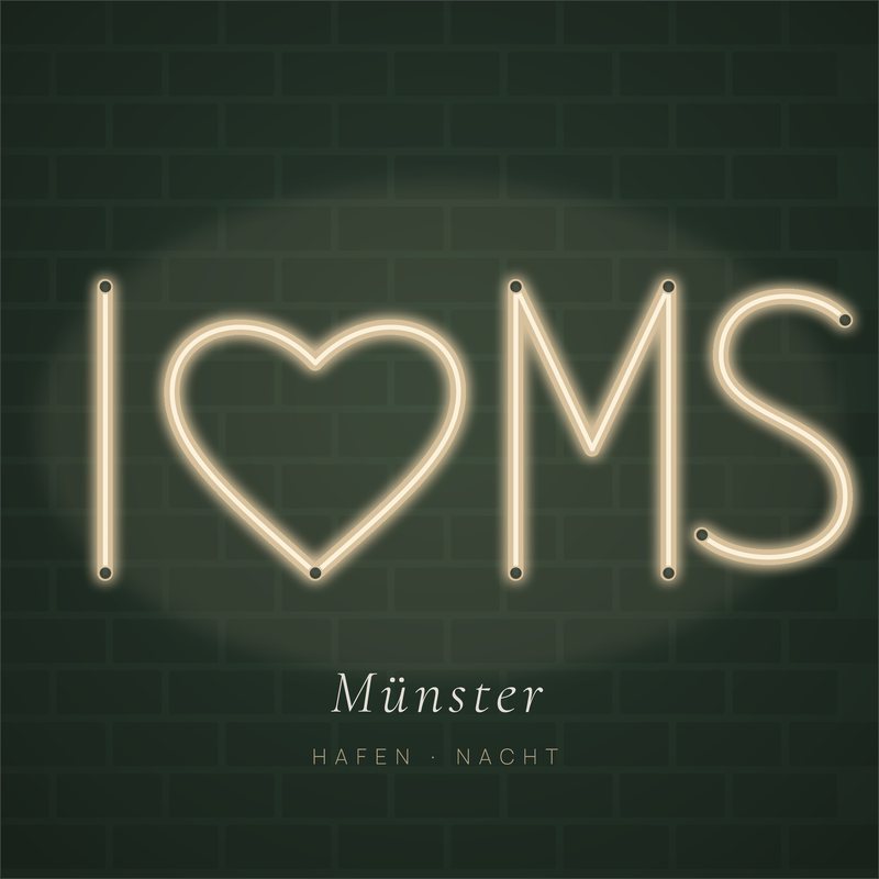 I love Münster – Neon: Neonschrift „I love MS“ an einer Backsteinwand bei Nacht. Grafik als Wandbild von JALES – feine Motive.