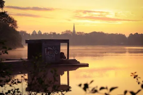 Pier im goldenen Dunst – Münster-Motiv von Anna Hünker