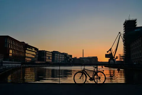 Fahrrad am Hafenkran – Münster-Motiv von Birgit Leimann