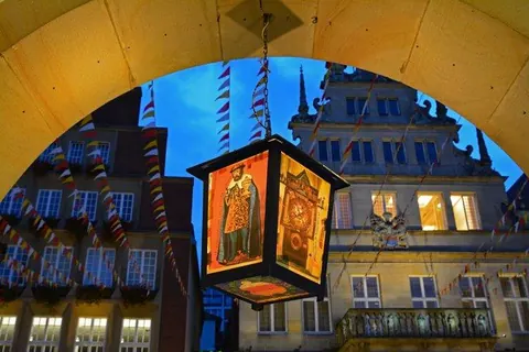 Laterne unterm Bogen am Prinzipalmarkt – Münster-Motiv von Birgit Leimann