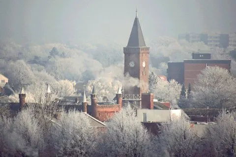 Turm im Winternebel – Münster-Motiv von Birgit Leimann