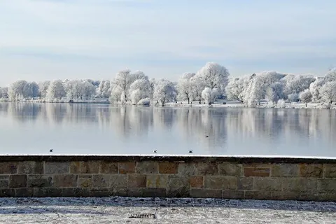 Winterufer am Aasee – Münster-Motiv von Birgit Leimann