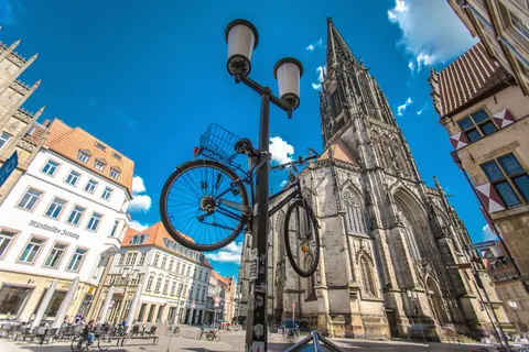 St. Lamberti mit Fahrrad – Münster-Motiv von Jonas Hofmann