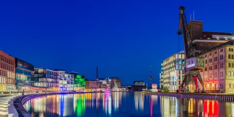 Farben im Hafenbecken – Münster-Motiv von Luca Balestrini