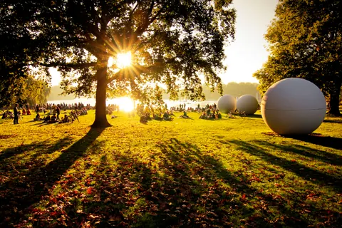 Aasee-Kugeln im Abendlicht – Münster-Motiv von Mike Schmitz