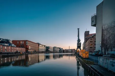 Hafenkran am Kanal – Münster-Motiv von Sascha Talke