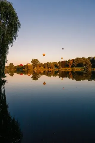 Heißluftballons im Aasee-Spiegel – Münster-Motiv von Sascha Talke