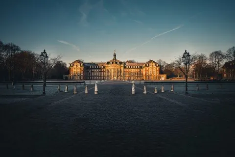 Weiter Blick zum Schloss – Münster-Motiv von Sascha Talke