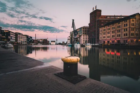 Poller am Hafenbecken – Münster-Motiv von Sascha Talke