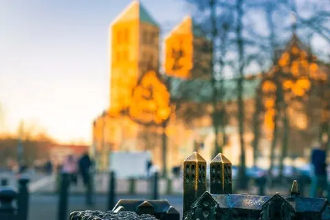 Dom hinter der Unschärfe – Münster-Motiv von Sascha Talke