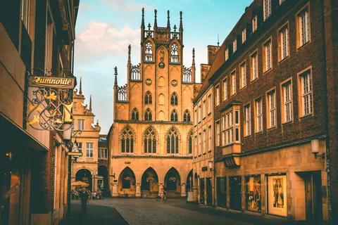 Rathaus mit Laterne – Münster-Motiv von Sascha Talke