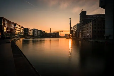Stadthafen in der Abendsonne – Münster-Motiv von Sascha Talke