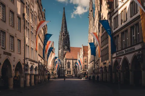 Fahnen am Prinzipalmarkt – Münster-Motiv von Sascha Talke