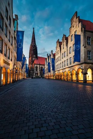 Prinzipalmarkt mit Europafahnen – Münster-Motiv von Sascha Talke