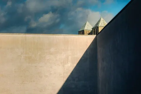 Domtürme über der Mauer – Münster-Motiv von Sascha Talke