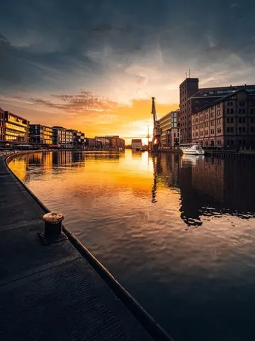 Hafenbecken bei Sonnenuntergang – Münster-Motiv von Sascha Talke