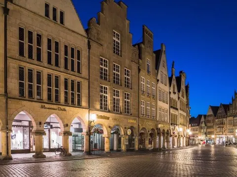 Arkaden am Prinzipalmarkt bei Nacht – Münster-Motiv von Thomas Baro
