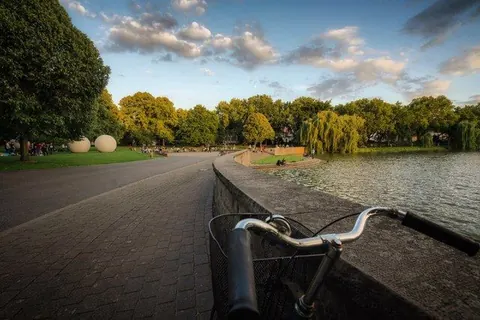 Fahrrad an der Aaseepromenade – Münster-Motiv von Thomas Branse