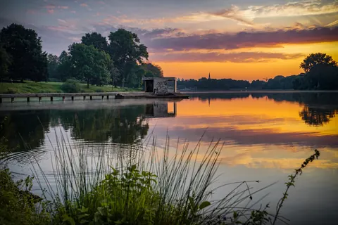 Abend am Aasee-Pier – Münster-Motiv von Thomas Branse