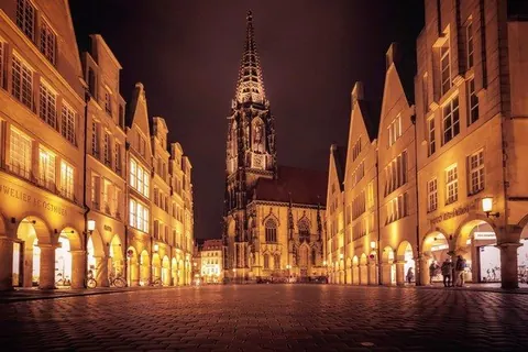 Prinzipalmarkt bei Nacht mit Lamberti – Münster-Motiv von Thomas Branse