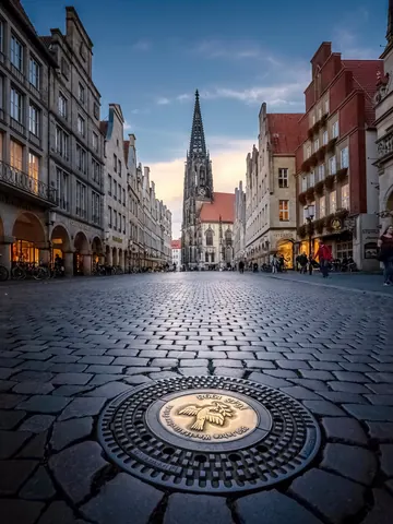 Blick vom Pflaster – Münster-Motiv von Thomas Branse