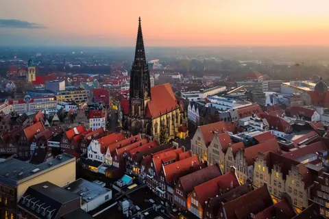 St. Lamberti aus der Luft – Münster-Motiv von Thomas Branse