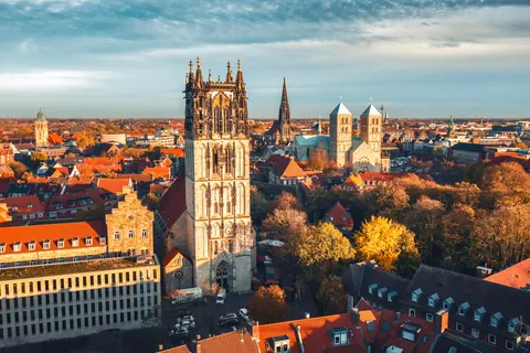 Überwasserkirche im Herbst – Münster-Motiv von Thomas Branse